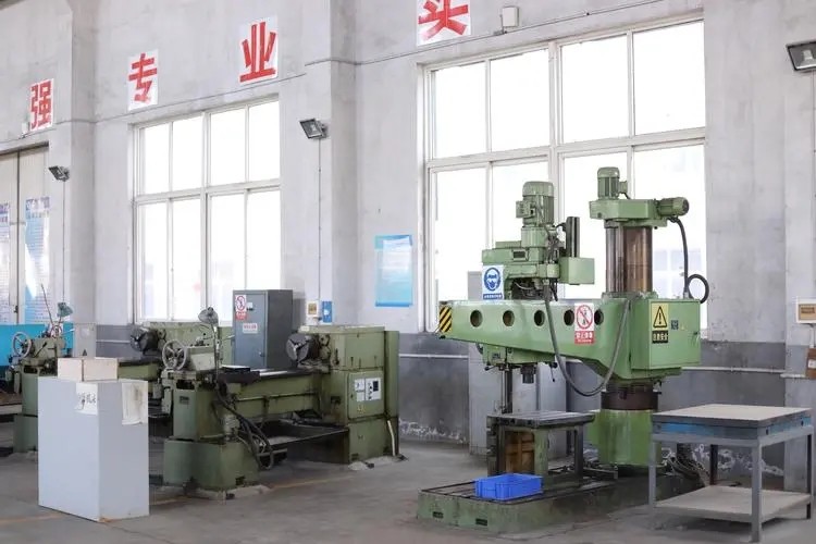 機械使用和用電安全措施有哪些？